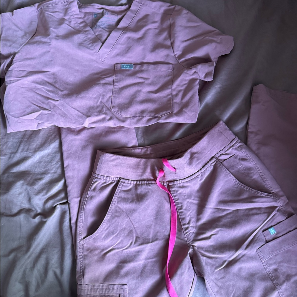 Mauve Catarina XSp & Yola skinny scrub pants XSp